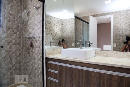 Apartamento à venda com 150m², 3 quartos e 2 vagasBanheiro da Suíte 2