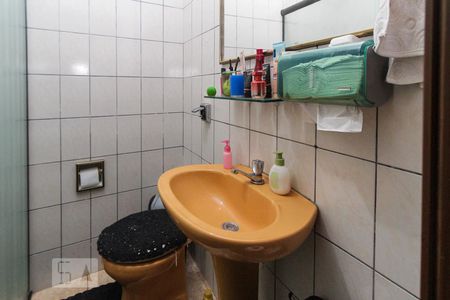 Casa para alugar com 154m², 2 quartos e 1 vaga Casa para alugar com 154m², 2 quartos e 1 vagaBanheiro Social