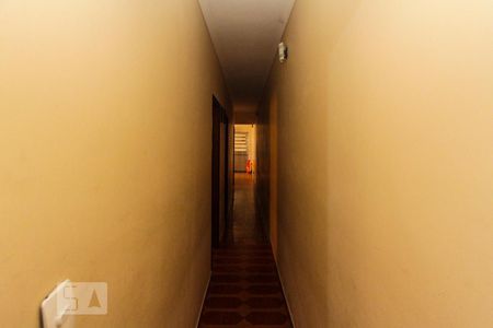 Corredor de casa para alugar com 2 quartos, 154m² em Vila Santa Virginia, São Paulo