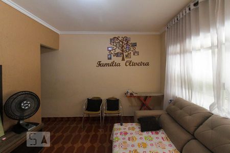 Sala de casa para alugar com 2 quartos, 154m² em Vila Santa Virginia, São Paulo