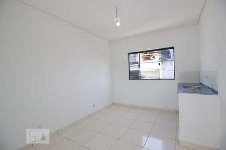 Cozinha de casa para alugar com 1 quarto, 42m² em Itaquera, São Paulo