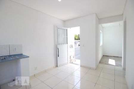 Cozinha de casa para alugar com 1 quarto, 42m² em Itaquera, São Paulo