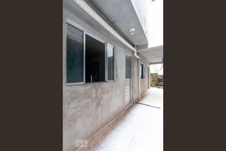 Fachada Imóvel de casa para alugar com 1 quarto, 40m² em Vila Carmosina, São Paulo