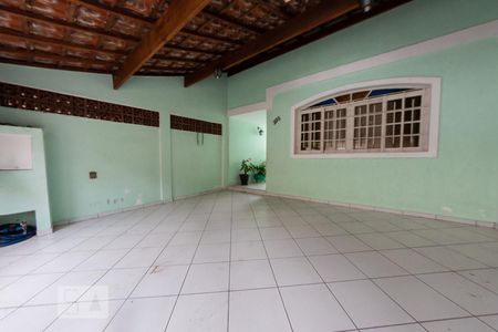 Casa à venda com 200m², 4 quartos e 2 vagasGaragem