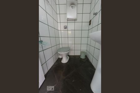 Casa à venda com 200m², 4 quartos e 2 vagasBanheiro 4