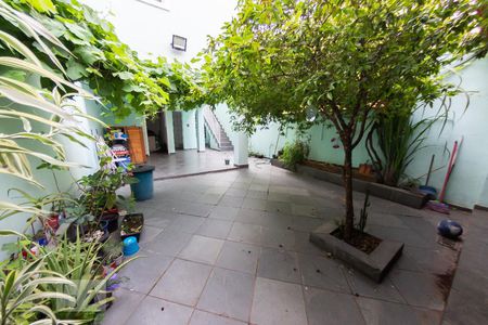 Casa à venda com 200m², 4 quartos e 2 vagasQuintal