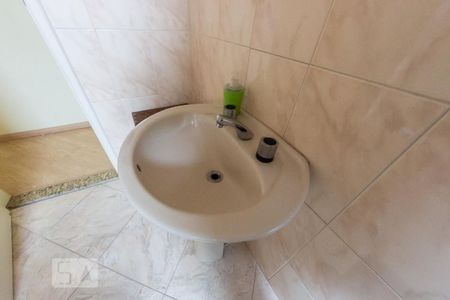 Casa à venda com 200m², 4 quartos e 2 vagasBanheiro 3