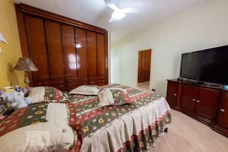 Casa à venda com 200m², 4 quartos e 2 vagasSuíte 1