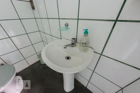 Casa à venda com 200m², 4 quartos e 2 vagasBanheiro 4