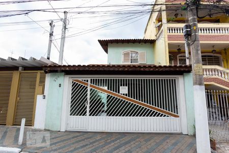 Casa à venda com 200m², 4 quartos e 2 vagasFachada
