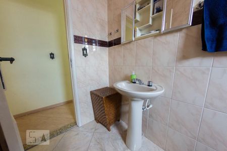 Casa à venda com 200m², 4 quartos e 2 vagasBanheiro 3