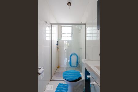 Banheiro de apartamento para alugar com 1 quarto, 40m² em Humaitá, Porto Alegre