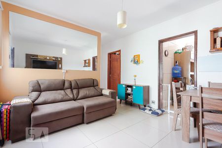 Sala de apartamento para alugar com 1 quarto, 40m² em Humaitá, Porto Alegre