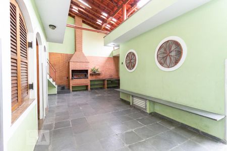 Casa à venda com 330m², 3 quartos e 8 vagasChurrasqueira