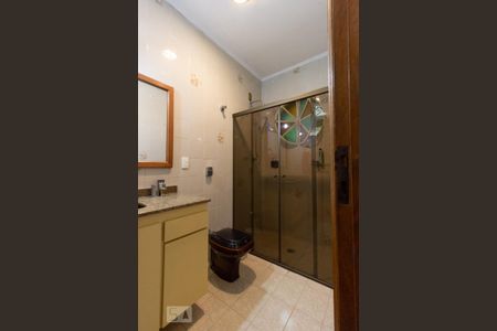 Casa à venda com 330m², 3 quartos e 8 vagasBanheiro suíte 3