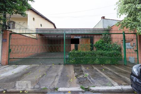 Casa à venda com 330m², 3 quartos e 8 vagasFachada