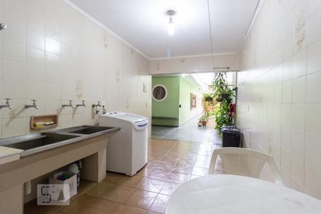 Casa à venda com 330m², 3 quartos e 8 vagasÁrea de serviço