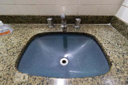 Casa à venda com 330m², 3 quartos e 8 vagasBanheiro suíte 2