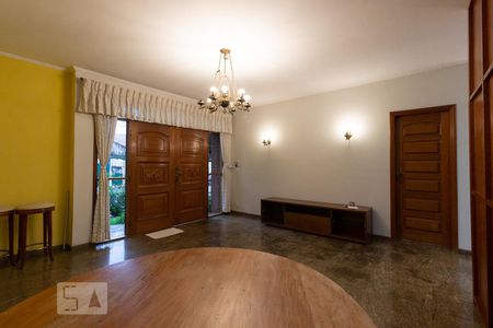 Sala de casa à venda com 3 quartos, 330m² em Parque Edu Chaves, São Paulo