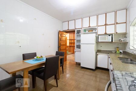 Casa à venda com 330m², 3 quartos e 8 vagasCozinha