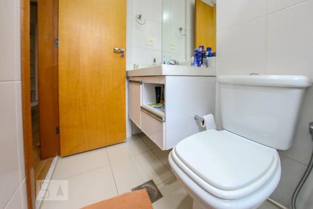 Apartamento à venda com 220m², 4 quartos e 4 vagasBanheiro da Suíte 1