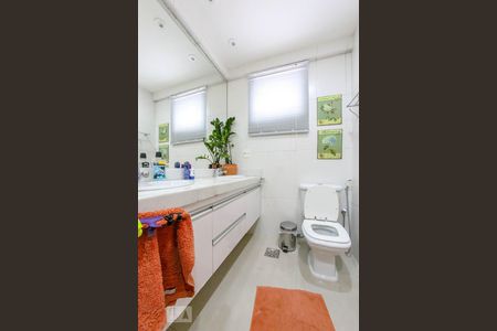 Apartamento à venda com 220m², 4 quartos e 4 vagasBanheiro da Suíte 2