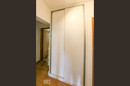Apartamento à venda com 220m², 4 quartos e 4 vagasCorredor