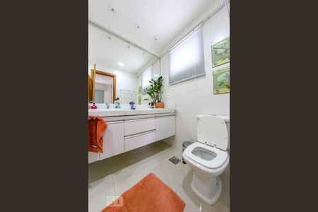 Apartamento à venda com 220m², 4 quartos e 4 vagasBanheiro da Suíte 2