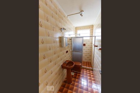 Banheiro de apartamento à venda com 1 quarto, 42m² em Menino Deus, Porto Alegre