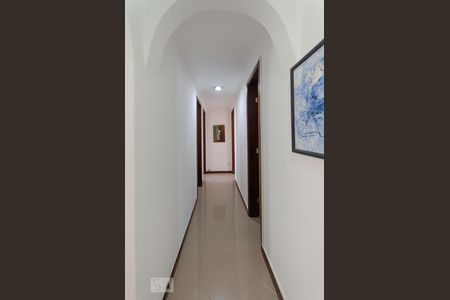 Corredor de apartamento para alugar com 3 quartos, 114m² em Barra, Salvador