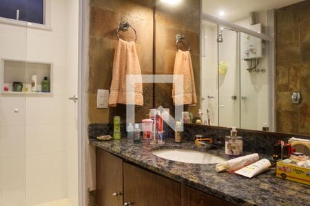 Apartamento à venda com 135m², 3 quartos e 1 vagaBanheiro do Quarto 1 - Suíte