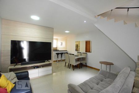 Sala de casa à venda com 3 quartos, 250m² em Irajá, Rio de Janeiro