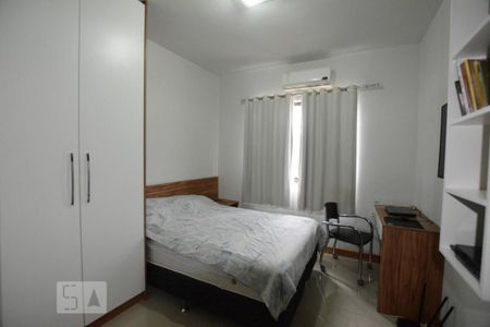 Casa à venda com 250m², 3 quartos e 2 vagasQuarto 3 Suite