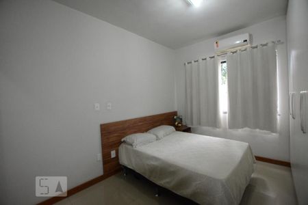 Casa à venda com 250m², 3 quartos e 2 vagasQuarto 2 Suite