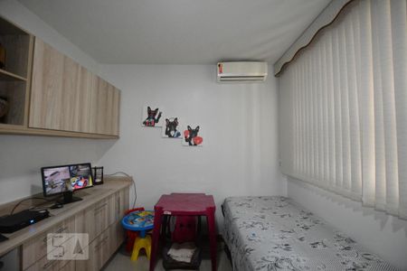 Casa à venda com 250m², 3 quartos e 2 vagasQuarto de Serviço