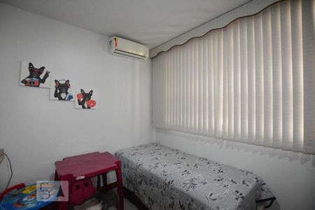 Casa à venda com 250m², 3 quartos e 2 vagasQuarto de Serviço