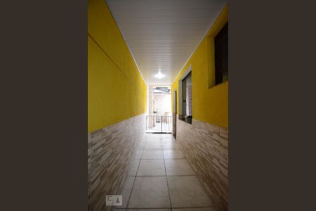 Casa à venda com 250m², 3 quartos e 2 vagasCorredor Lateral da casa