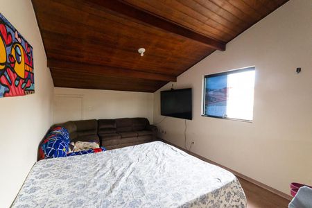 Sala de TV de casa à venda com 4 quartos, 200m² em Nova Petrópolis, São Bernardo do Campo
