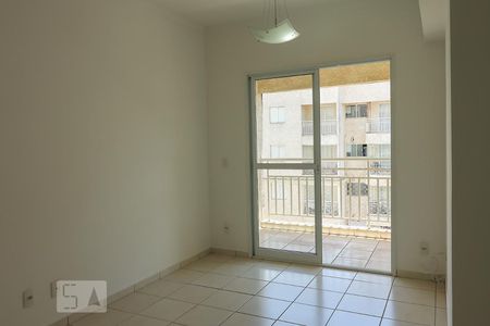 Sala de apartamento para alugar com 3 quartos, 70m² em Parque Residencial Lagoinha, Ribeirão Preto