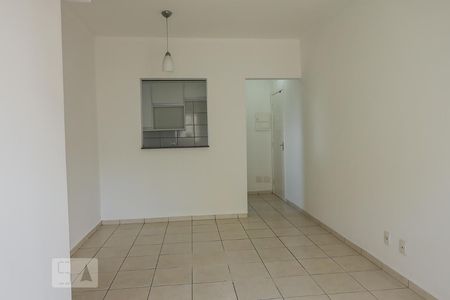 Sala de apartamento para alugar com 3 quartos, 70m² em Parque Residencial Lagoinha, Ribeirão Preto