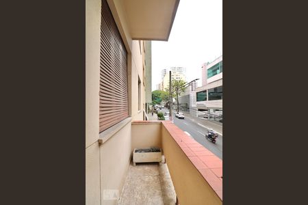 Apartamento para alugar com 95m², 3 quartos e sem vagaVaranda