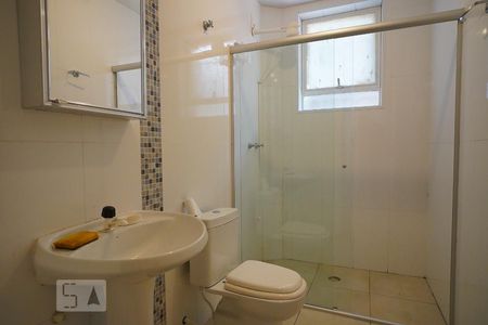 Sala - Banheiro de casa para alugar com 6 quartos, 500m² em Três Figueiras, Porto Alegre