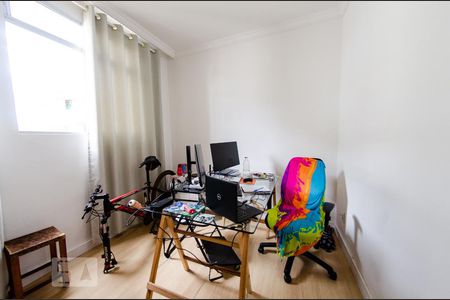 Quarto 2 de apartamento para alugar com 2 quartos, 56m² em Buritis, Belo Horizonte