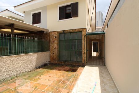 Casa para alugar com 98m², 3 quartos e 2 vagasGaragem - Fachada