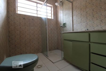 Casa para alugar com 98m², 3 quartos e 2 vagasBanheiro 