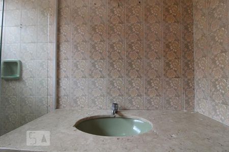 Casa para alugar com 98m², 3 quartos e 2 vagasPia do banheiro