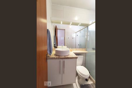 Casa de condomínio para alugar com 111m², 2 quartos e 2 vagasBanheiro