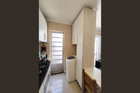 Casa de condomínio para alugar com 111m², 2 quartos e 2 vagasCozinha e Área de Serviço