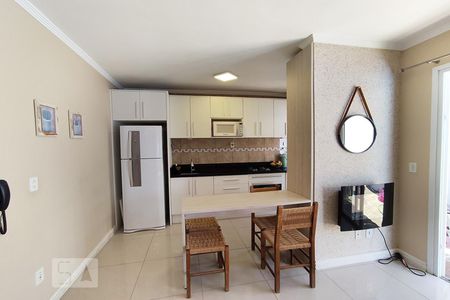 Casa de condomínio para alugar com 111m², 2 quartos e 2 vagasCozinha e Área de Serviço