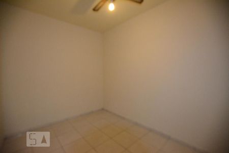 Quarto 2 de casa à venda com 2 quartos, 120m² em Braz de Pina, Rio de Janeiro